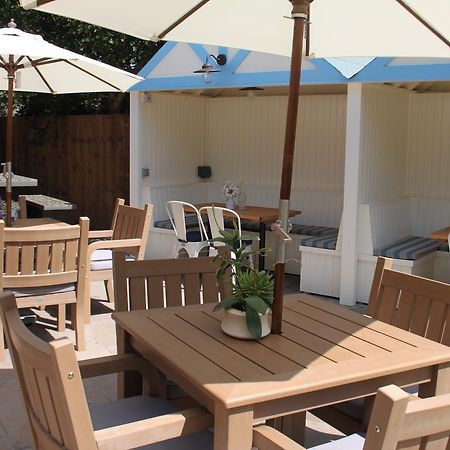 The Station Hotel West Byfleet Exterior photo