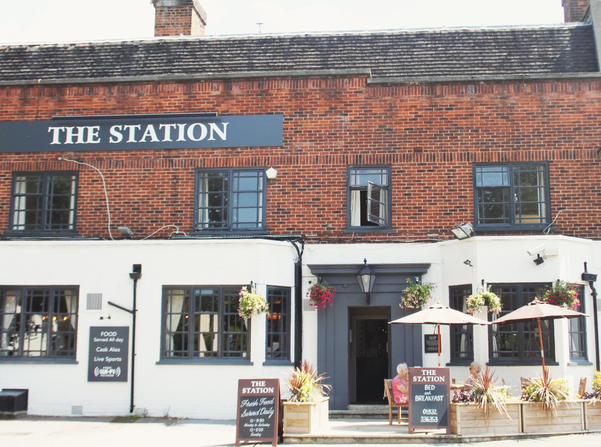The Station Hotel West Byfleet Exterior photo